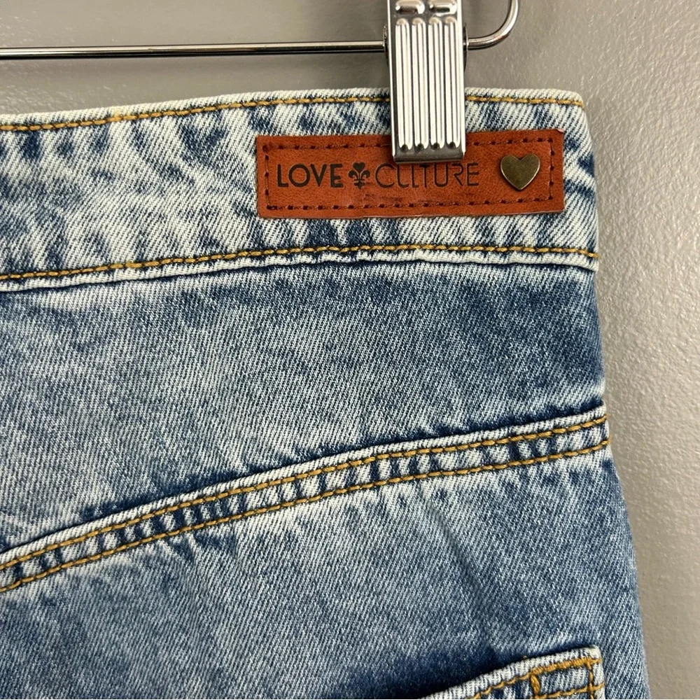NWT Love Culture Wide Leg Distressed Celine Jeans Size 28 - Picture 10 of 11